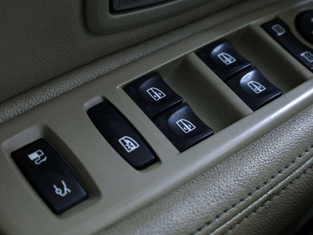 Renault Latitude с пробегом — 2011 год. Фото: #11