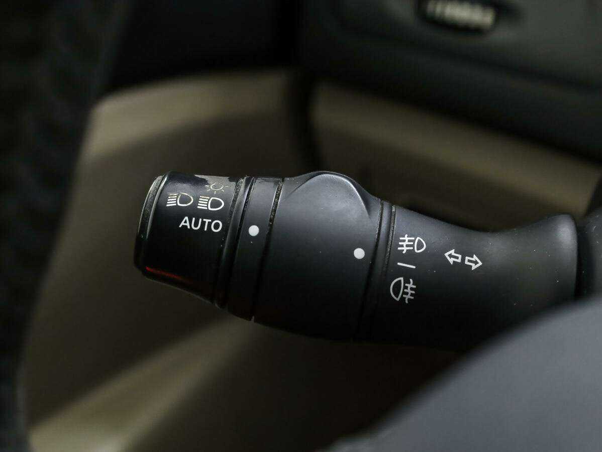 Renault Latitude с пробегом — 2011 год. Фото: #14