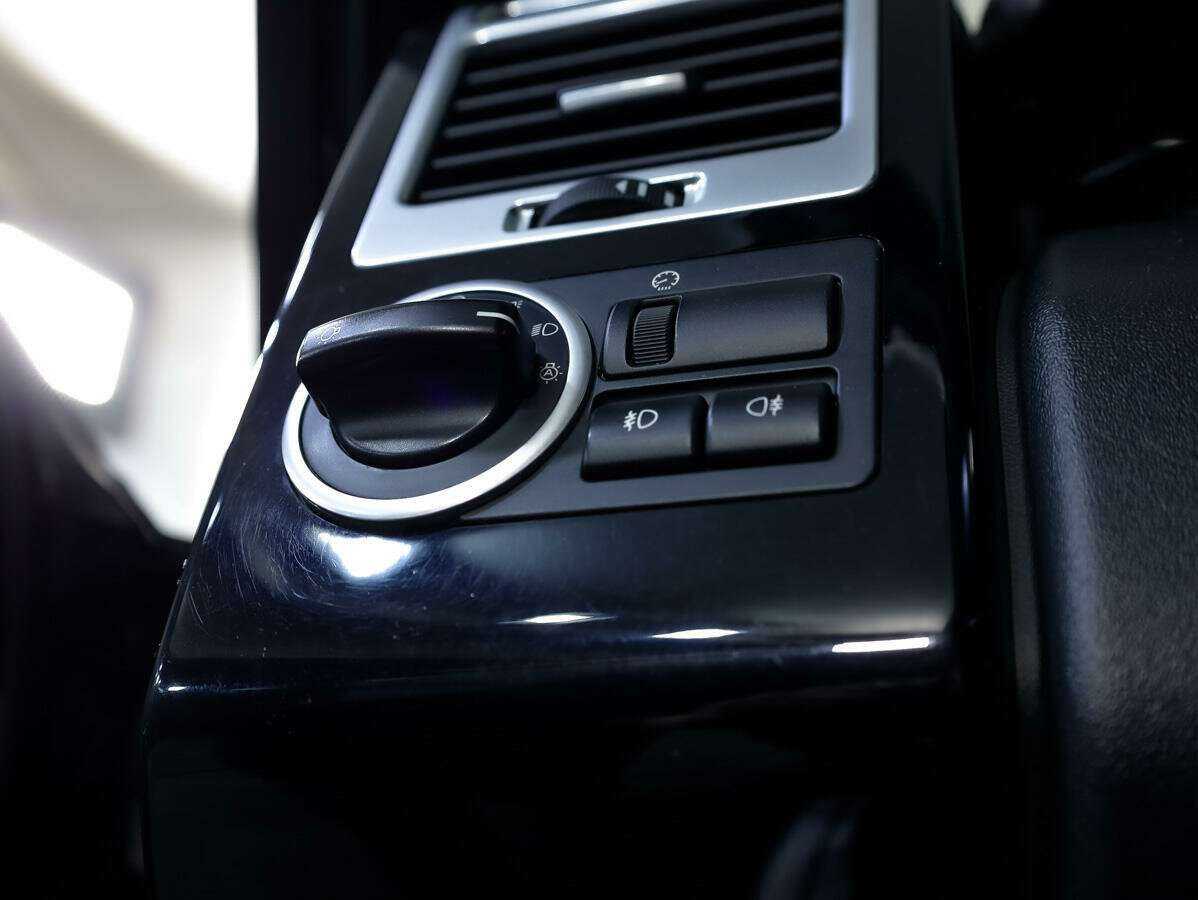 Land Rover Range Rover с пробегом — 2010 год. Фото: #23