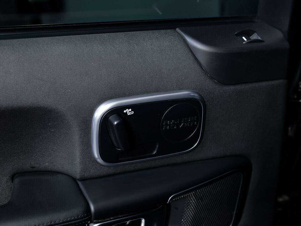 Land Rover Range Rover с пробегом — 2010 год. Фото: #25