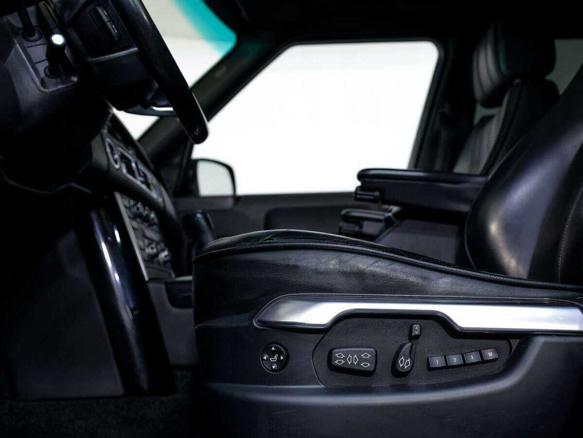 Land Rover Range Rover с пробегом — 2010 год. Фото: #26