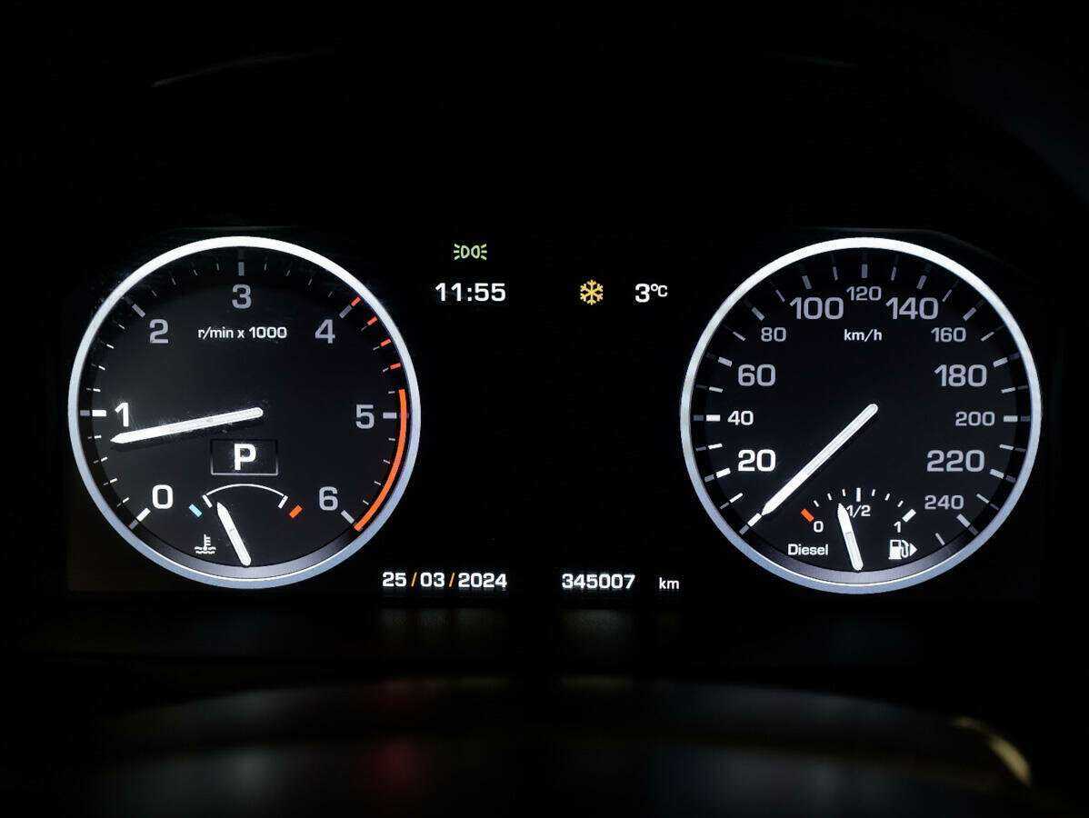 Land Rover Range Rover с пробегом — 2010 год. Фото: #31