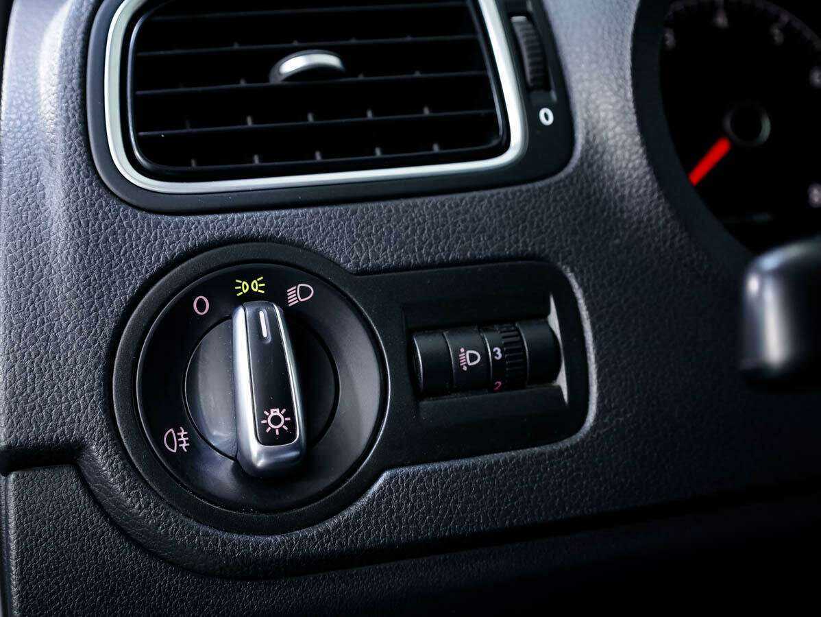 Volkswagen Polo с пробегом — 2013 год. Фото: #14