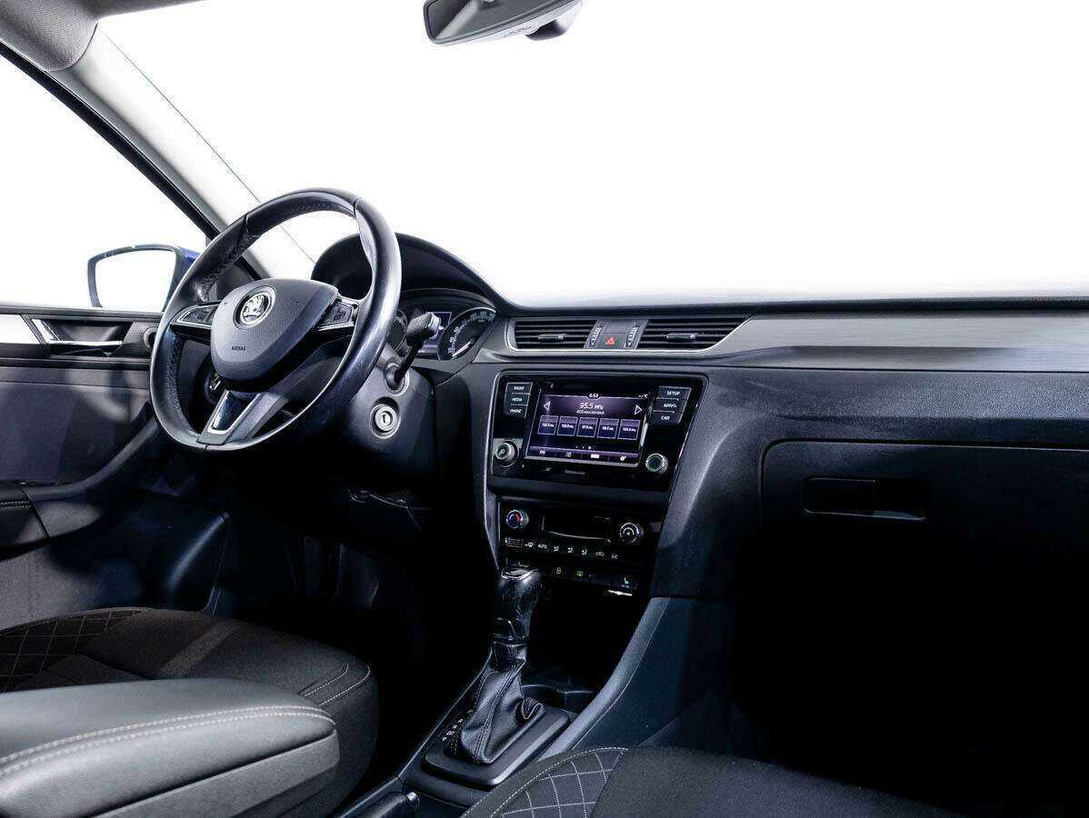 Skoda Rapid с пробегом — 2017 год. Фото: #7