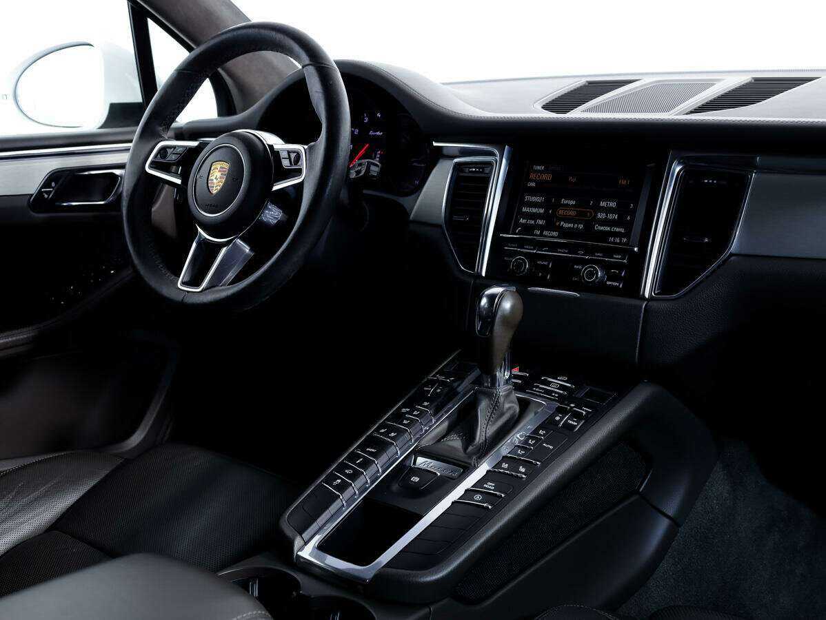 Porsche Macan с пробегом — 2015 год. Фото: #11