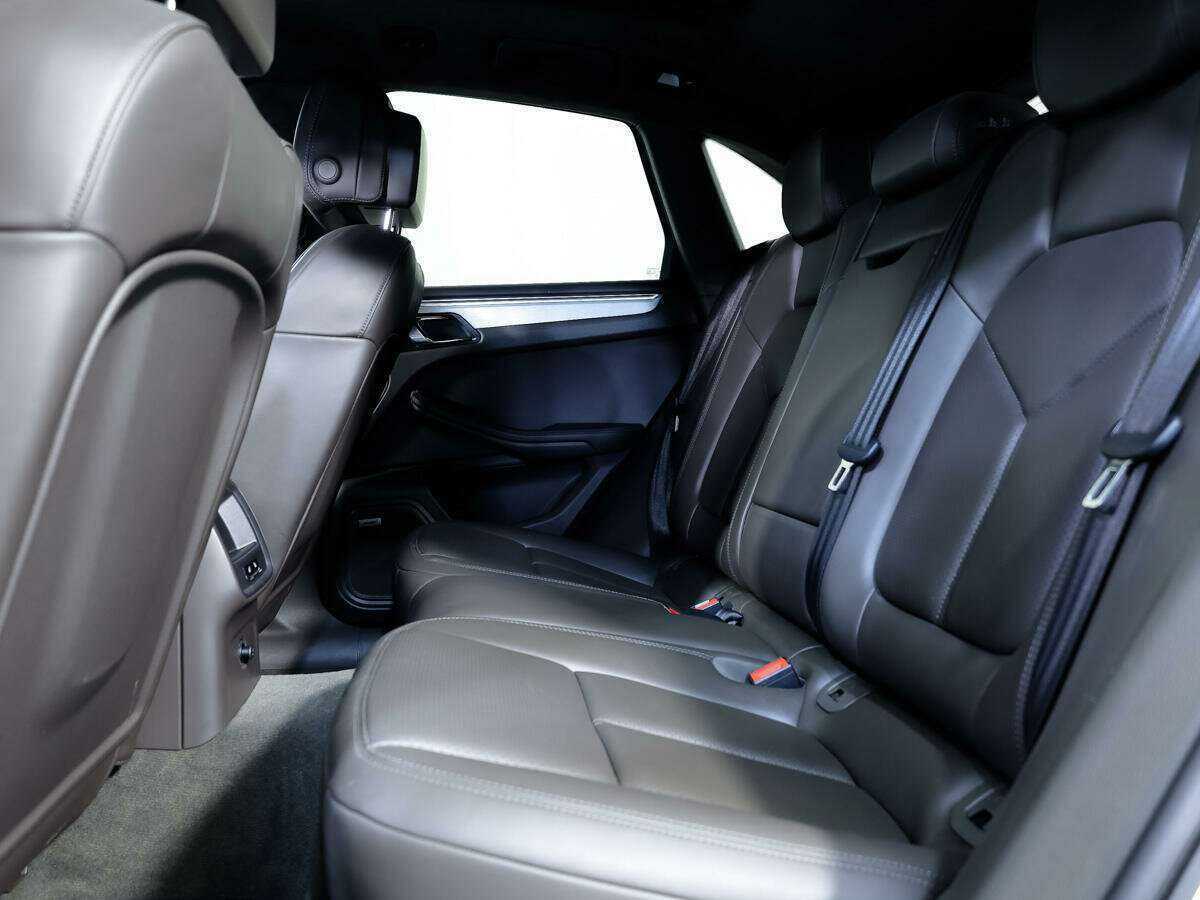 Porsche Macan с пробегом — 2015 год. Фото: #13