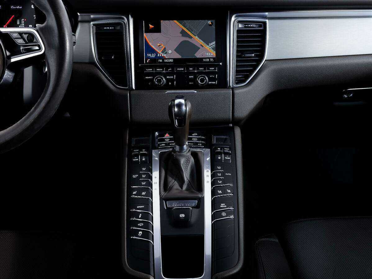 Porsche Macan с пробегом — 2015 год. Фото: #18