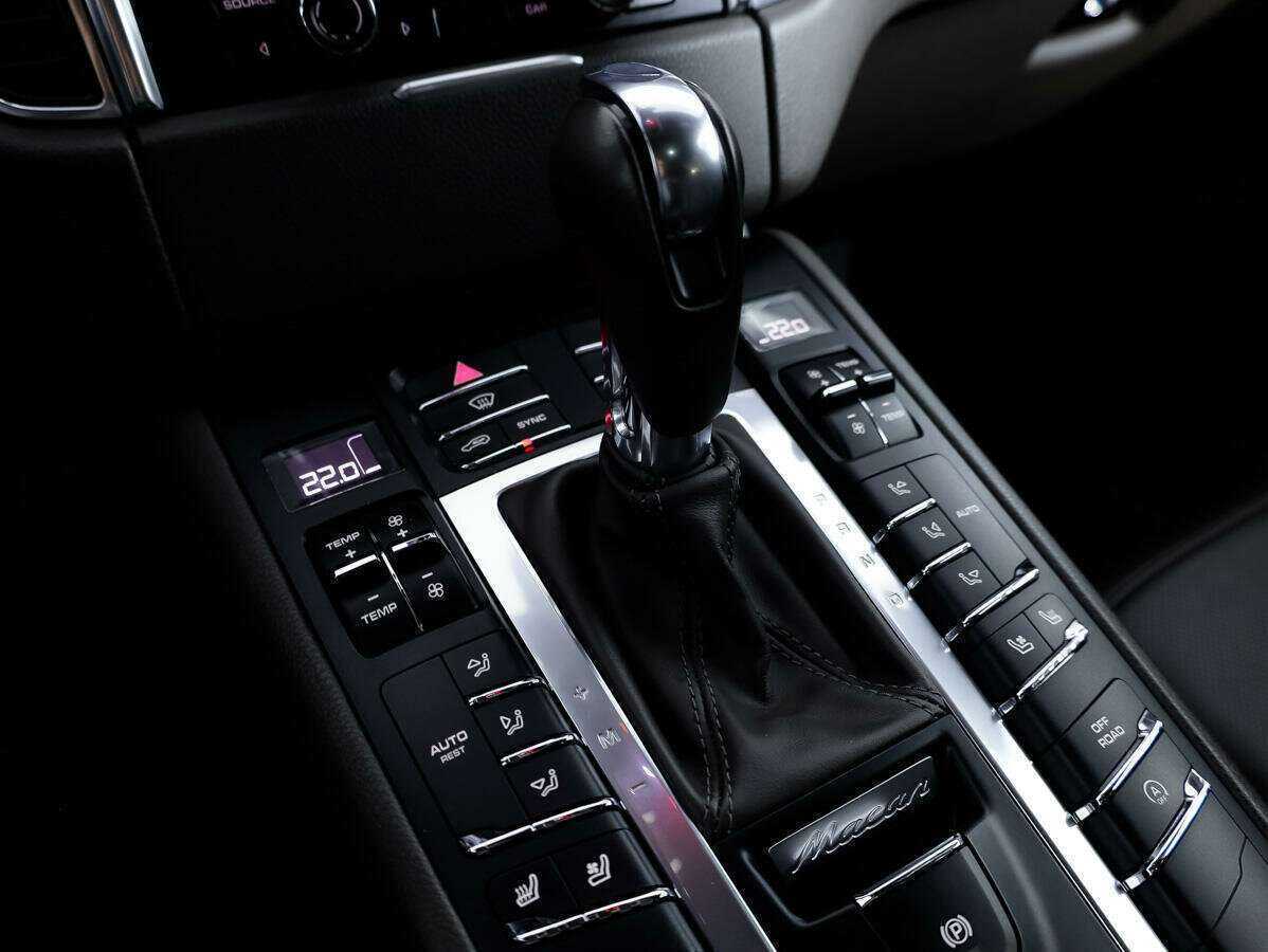 Porsche Macan с пробегом — 2015 год. Фото: #22