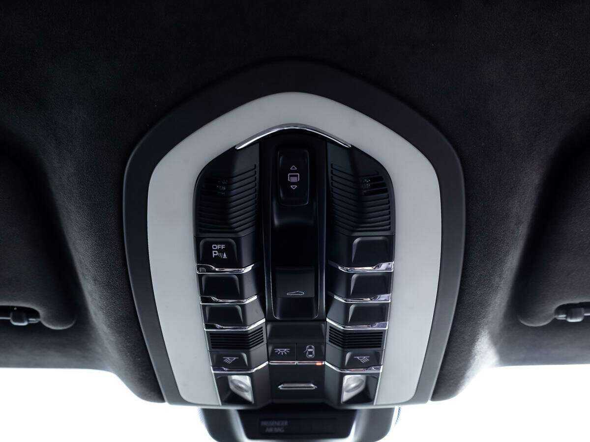 Porsche Macan с пробегом — 2015 год. Фото: #25