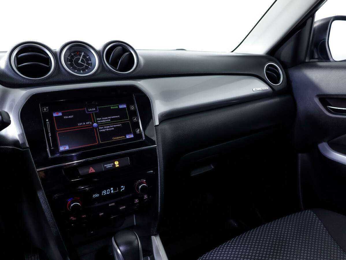 Suzuki Vitara с пробегом — 2016 год. Фото: #12
