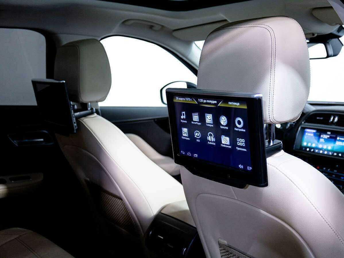 Jaguar F-Pace с пробегом — 2016 год. Фото: #13