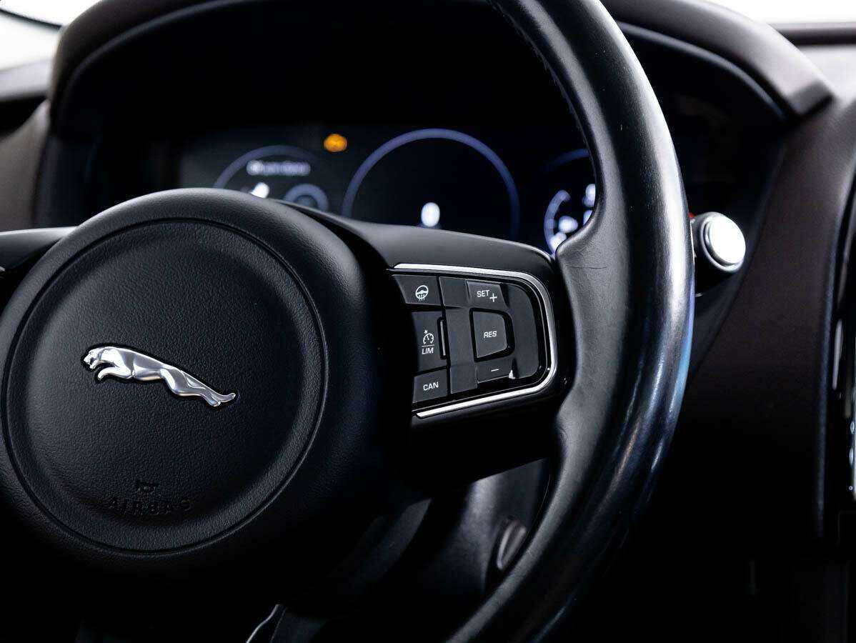Jaguar F-Pace с пробегом — 2016 год. Фото: #17
