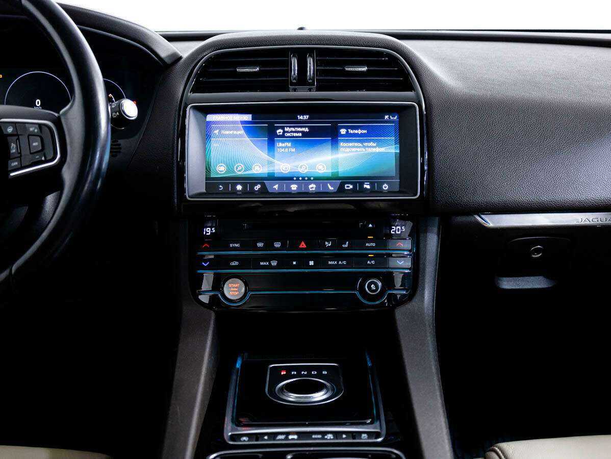 Jaguar F-Pace с пробегом — 2016 год. Фото: #22