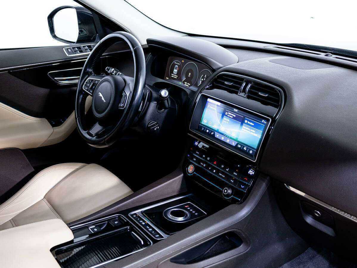 Jaguar F-Pace с пробегом — 2016 год. Фото: #23