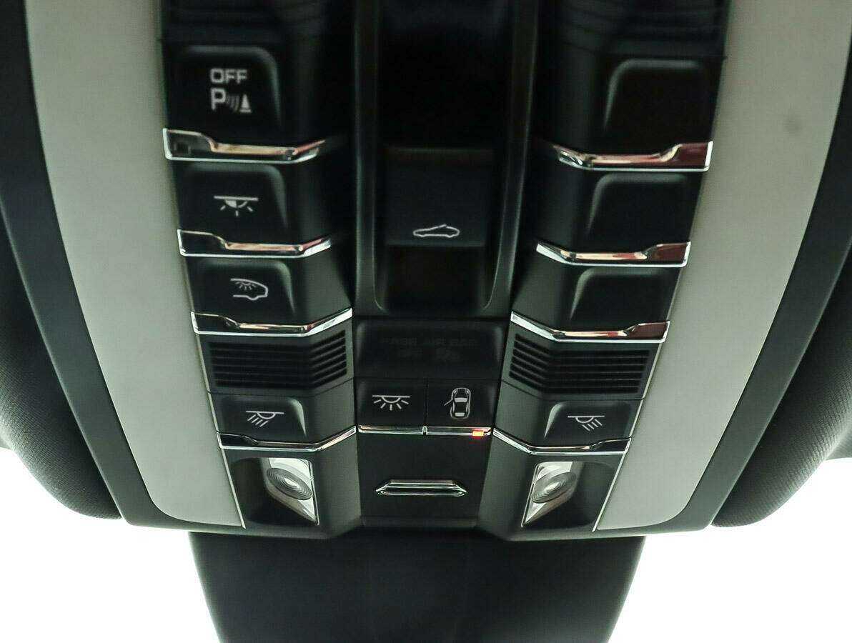 Porsche Macan с пробегом — 2018 год. Фото: #12