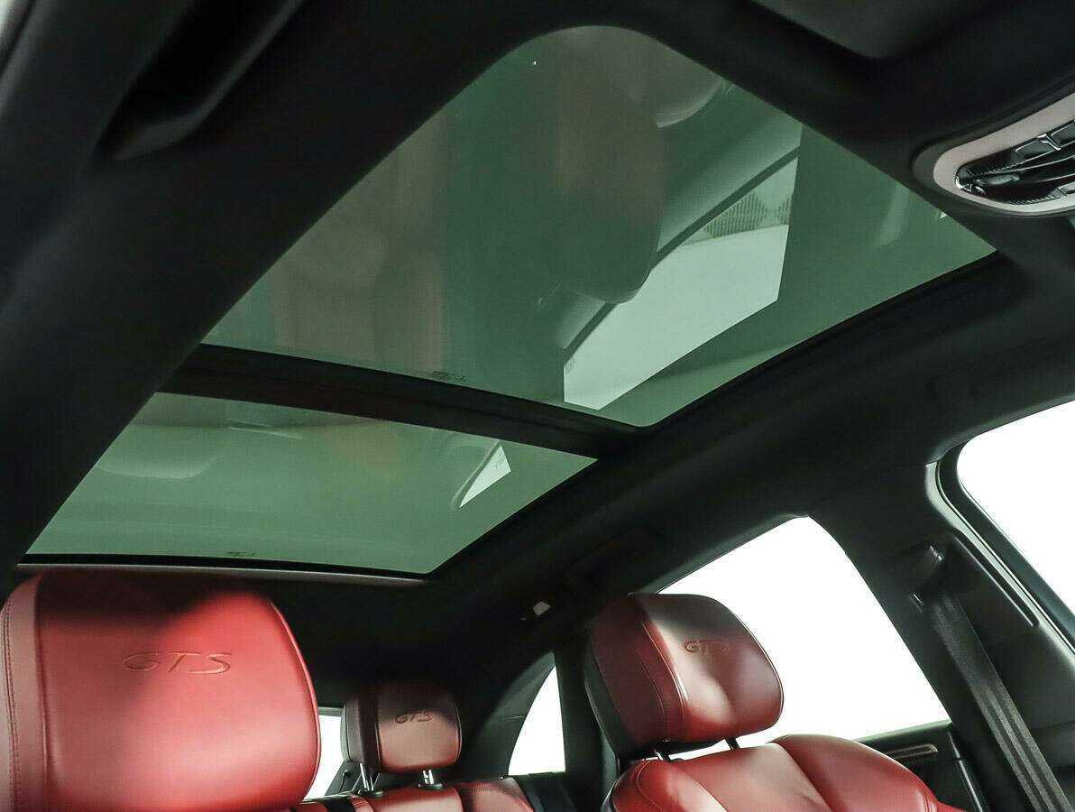 Porsche Macan с пробегом — 2018 год. Фото: #13