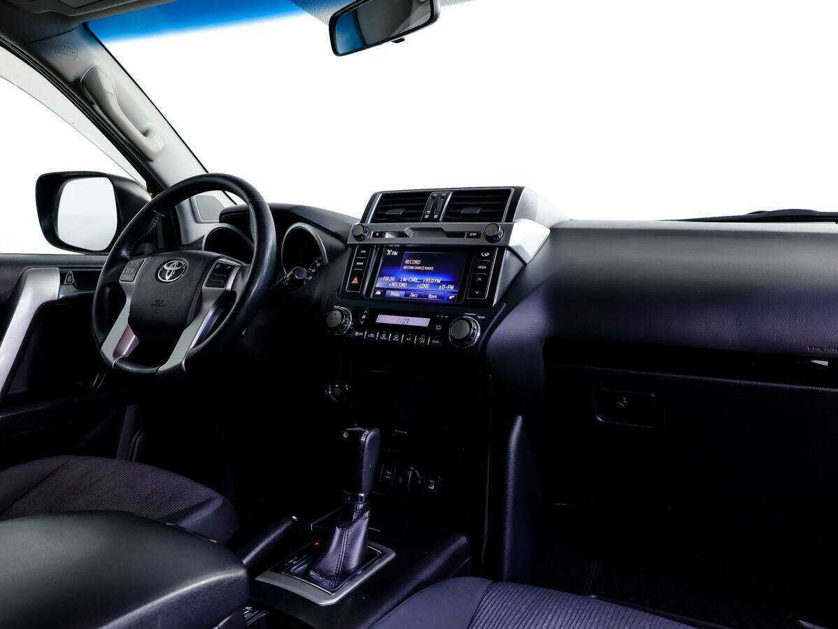 Toyota Land Cruiser Prado с пробегом — 2017 год. Фото: #7