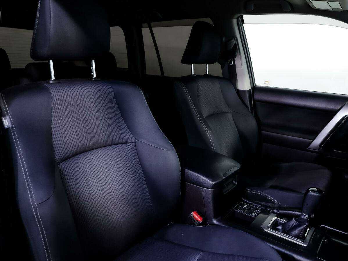 Toyota Land Cruiser Prado с пробегом — 2017 год. Фото: #9