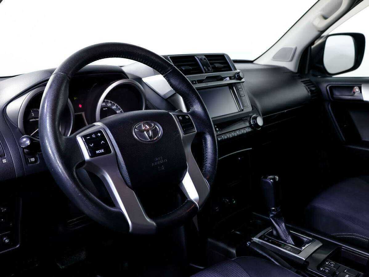 Toyota Land Cruiser Prado с пробегом — 2017 год. Фото: #10