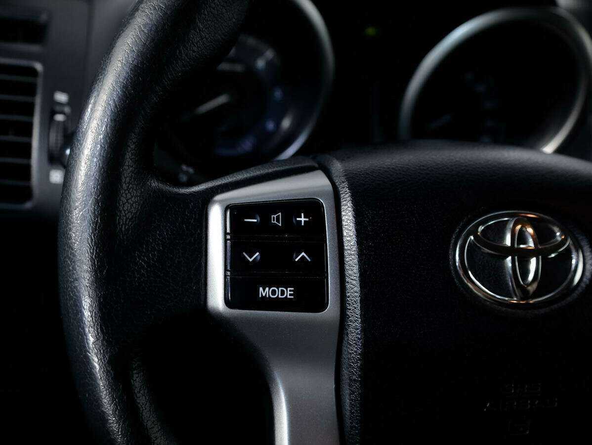 Toyota Land Cruiser Prado с пробегом — 2017 год. Фото: #16