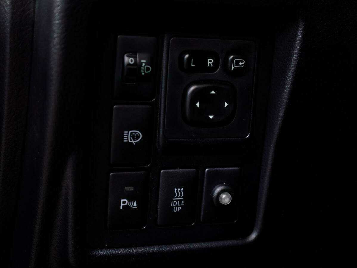 Toyota Land Cruiser Prado с пробегом — 2017 год. Фото: #18