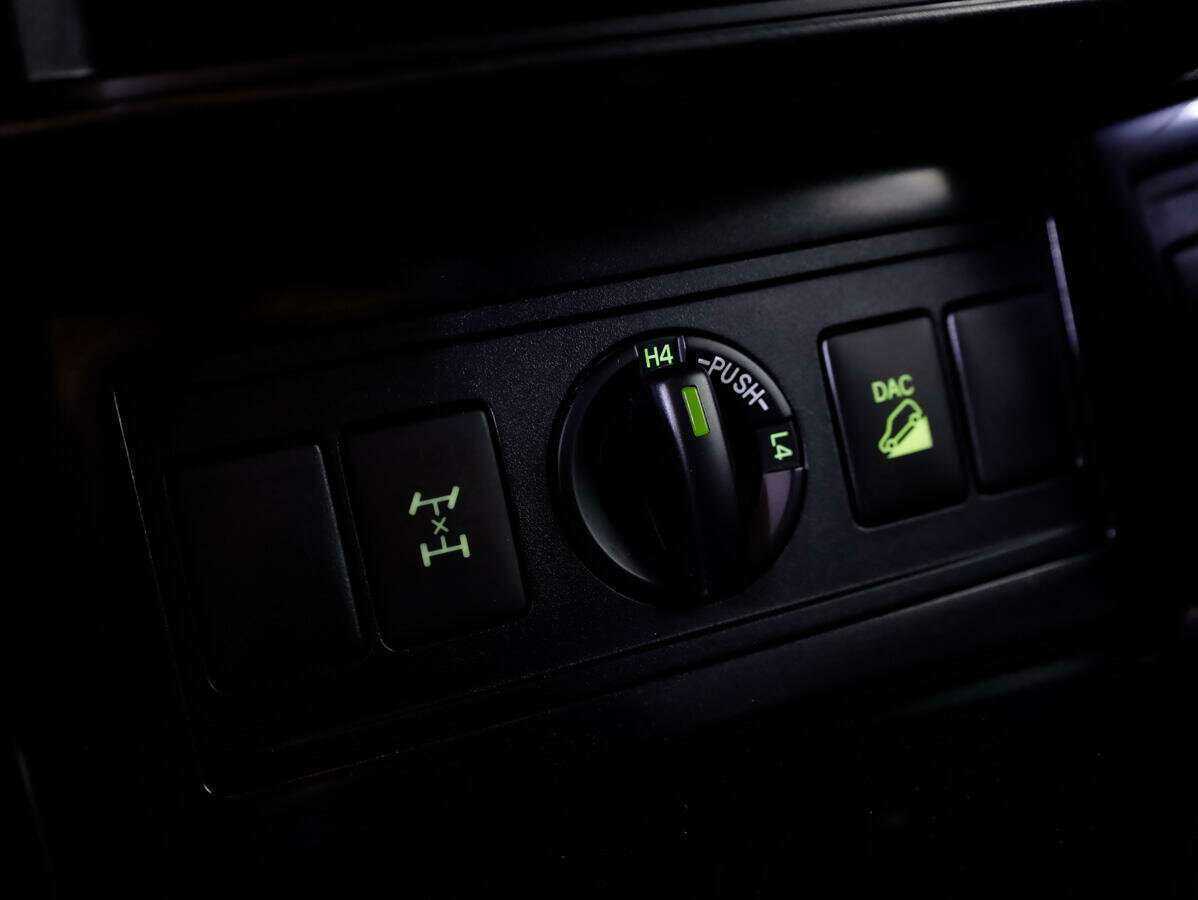 Toyota Land Cruiser Prado с пробегом — 2017 год. Фото: #24