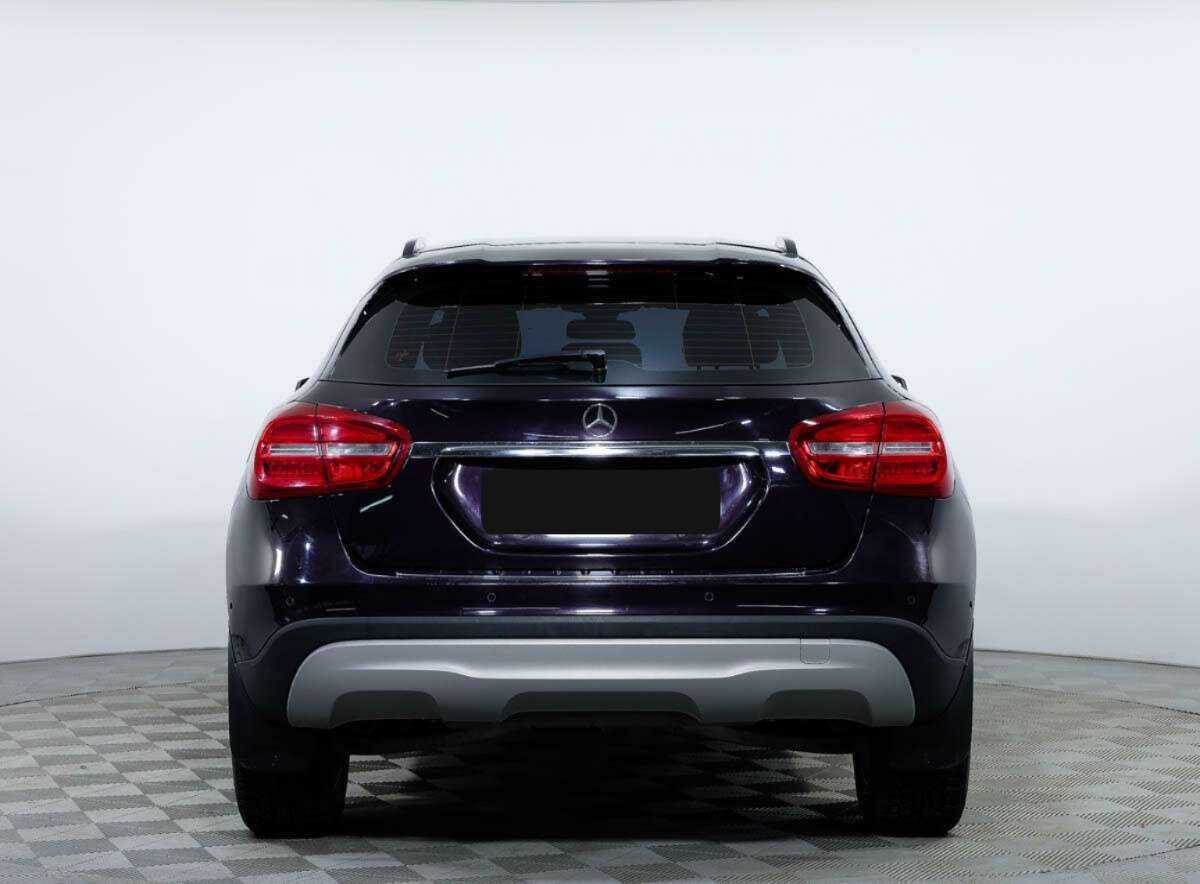 Mercedes-Benz GLA с пробегом — 2015 год. Фото: #4