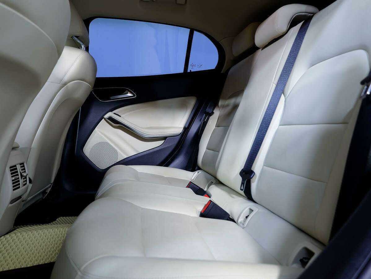 Mercedes-Benz GLA с пробегом — 2015 год. Фото: #10