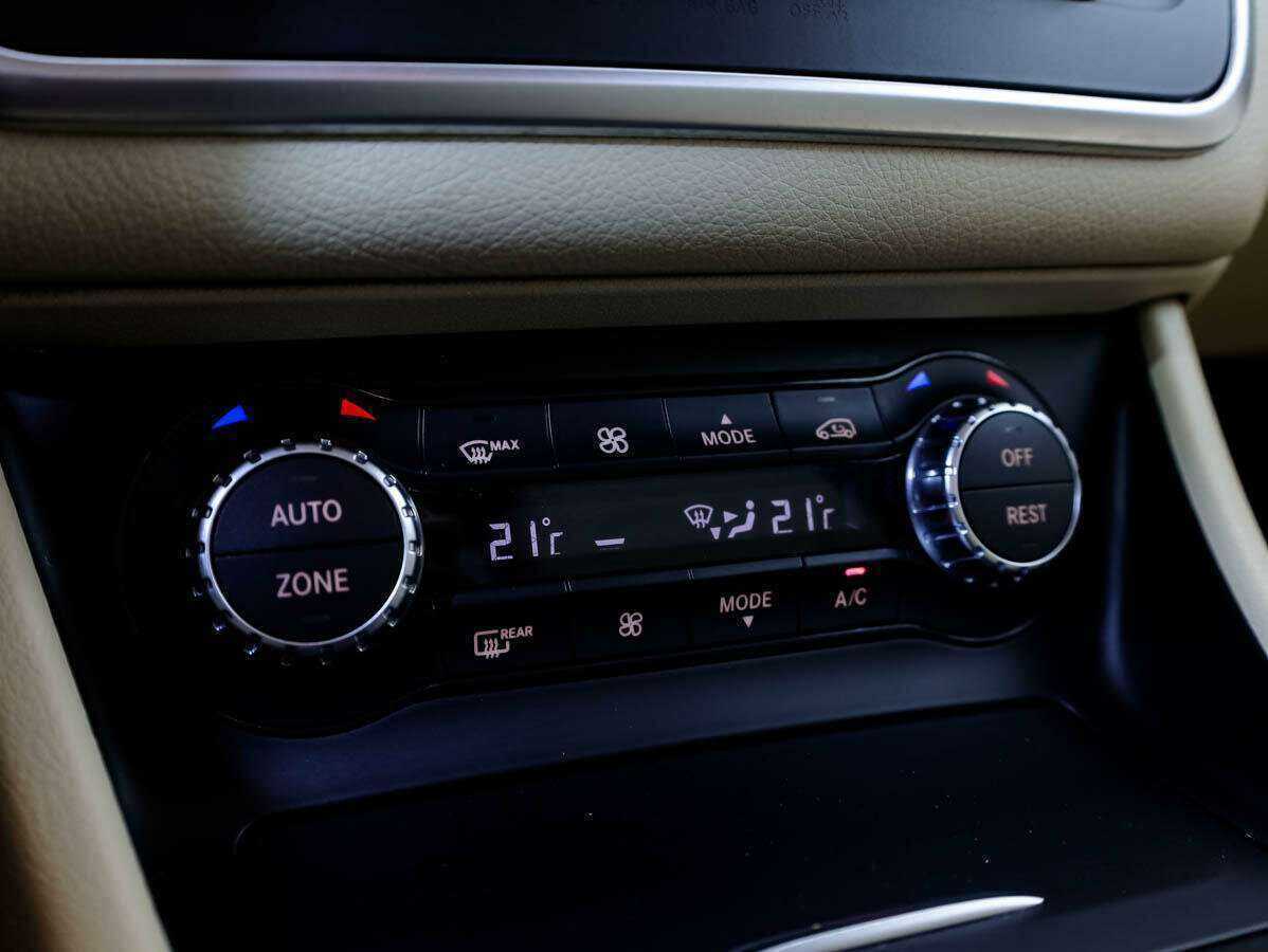 Mercedes-Benz GLA с пробегом — 2015 год. Фото: #14