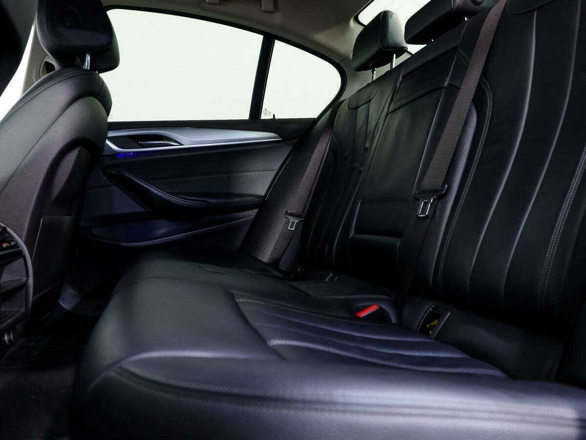 BMW 5 серии с пробегом — 2018 год. Фото: #12