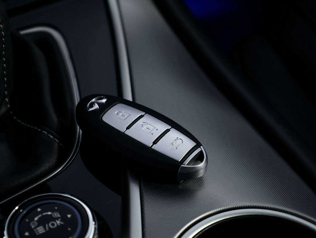 Infiniti Q60 с пробегом — 2021 год. Фото: #23