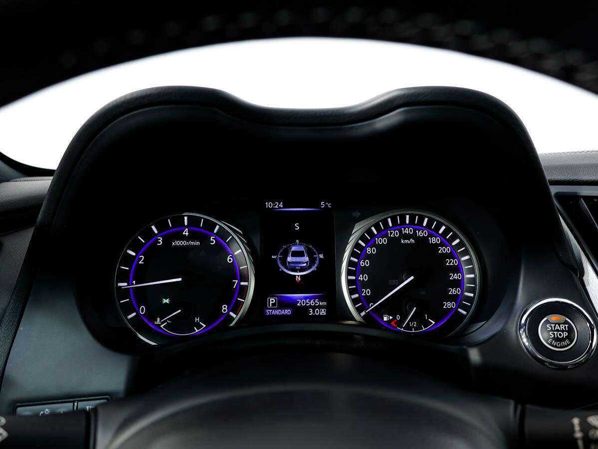 Infiniti Q60 с пробегом — 2021 год. Фото: #24