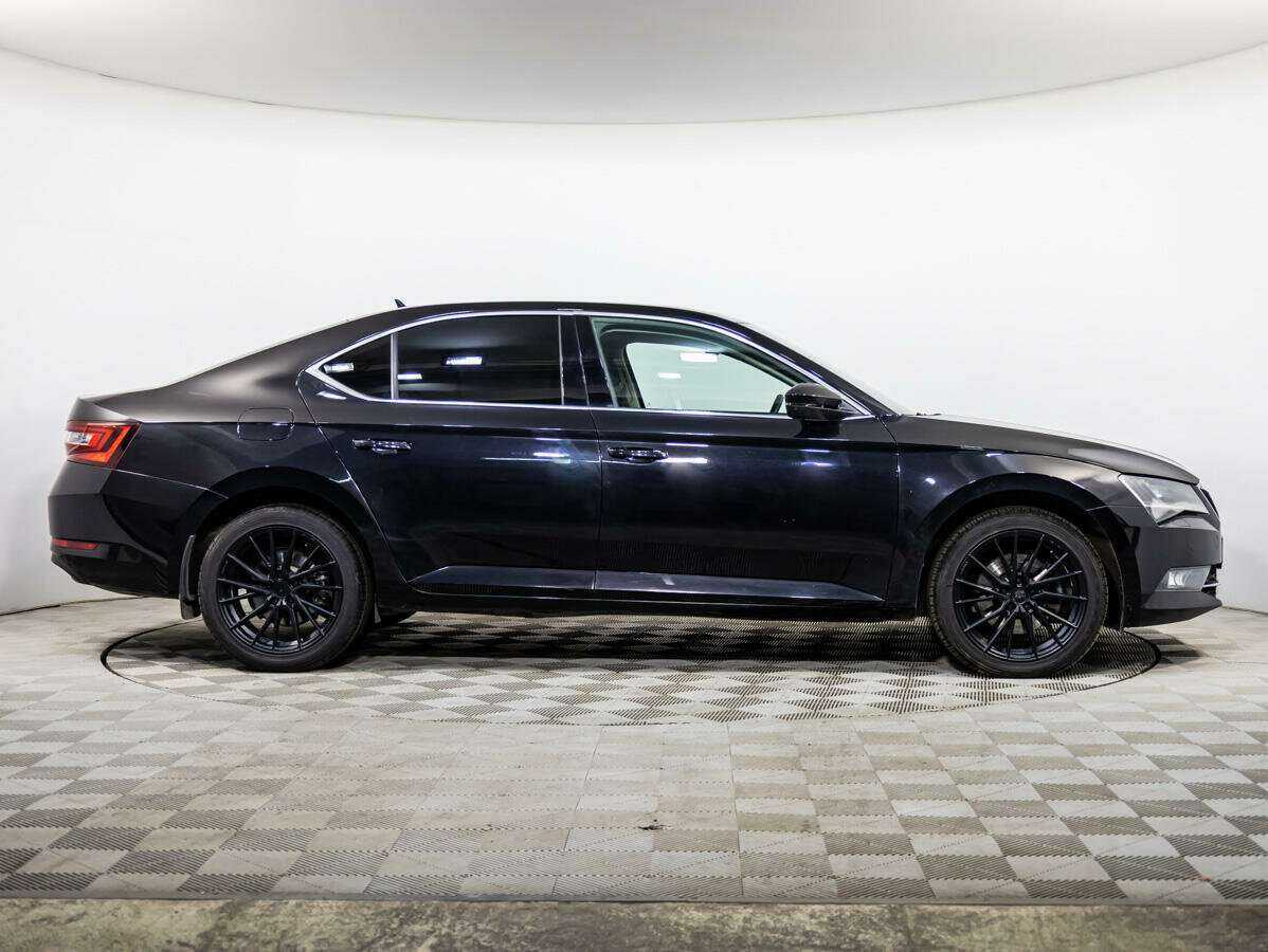 Skoda Superb с пробегом — 2016 год. Фото: #2