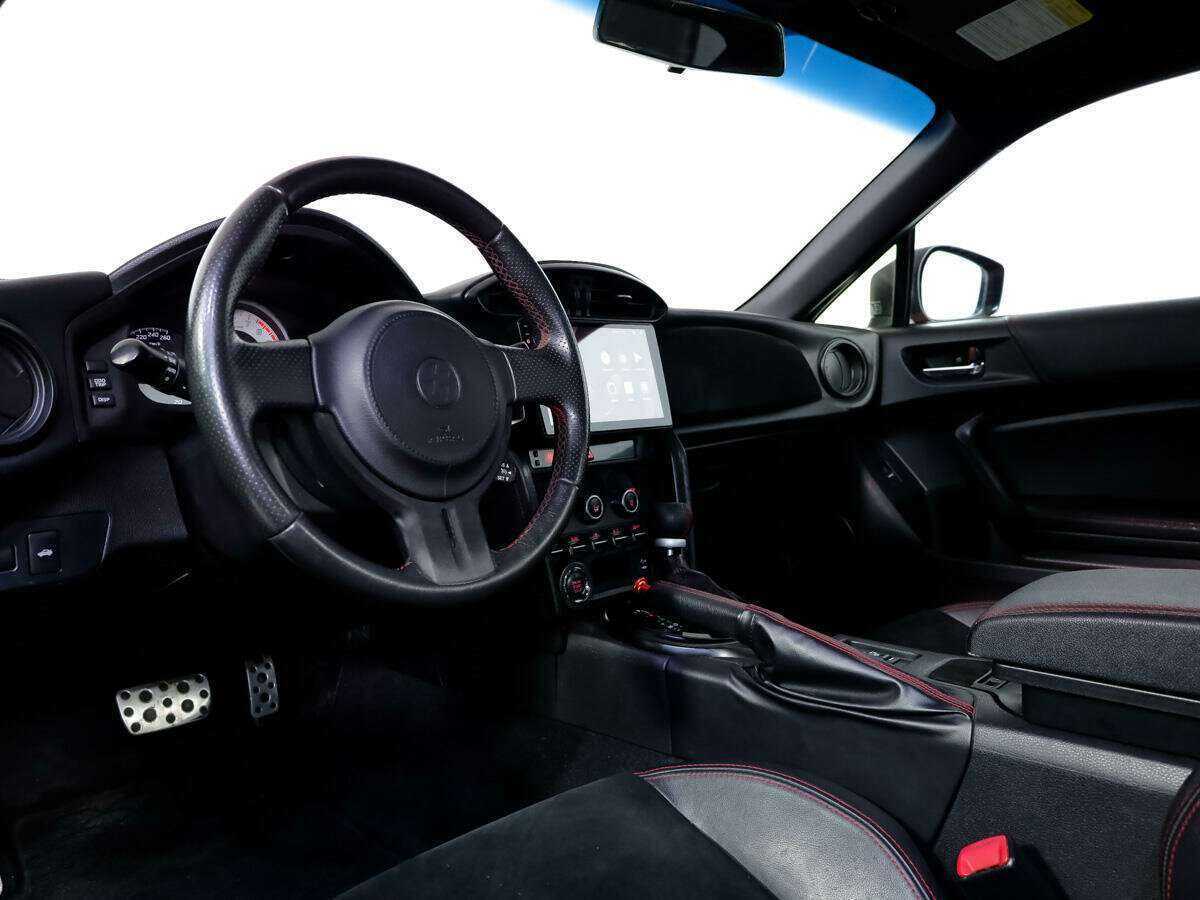 Toyota GT86 с пробегом — 2012 год. Фото: #8