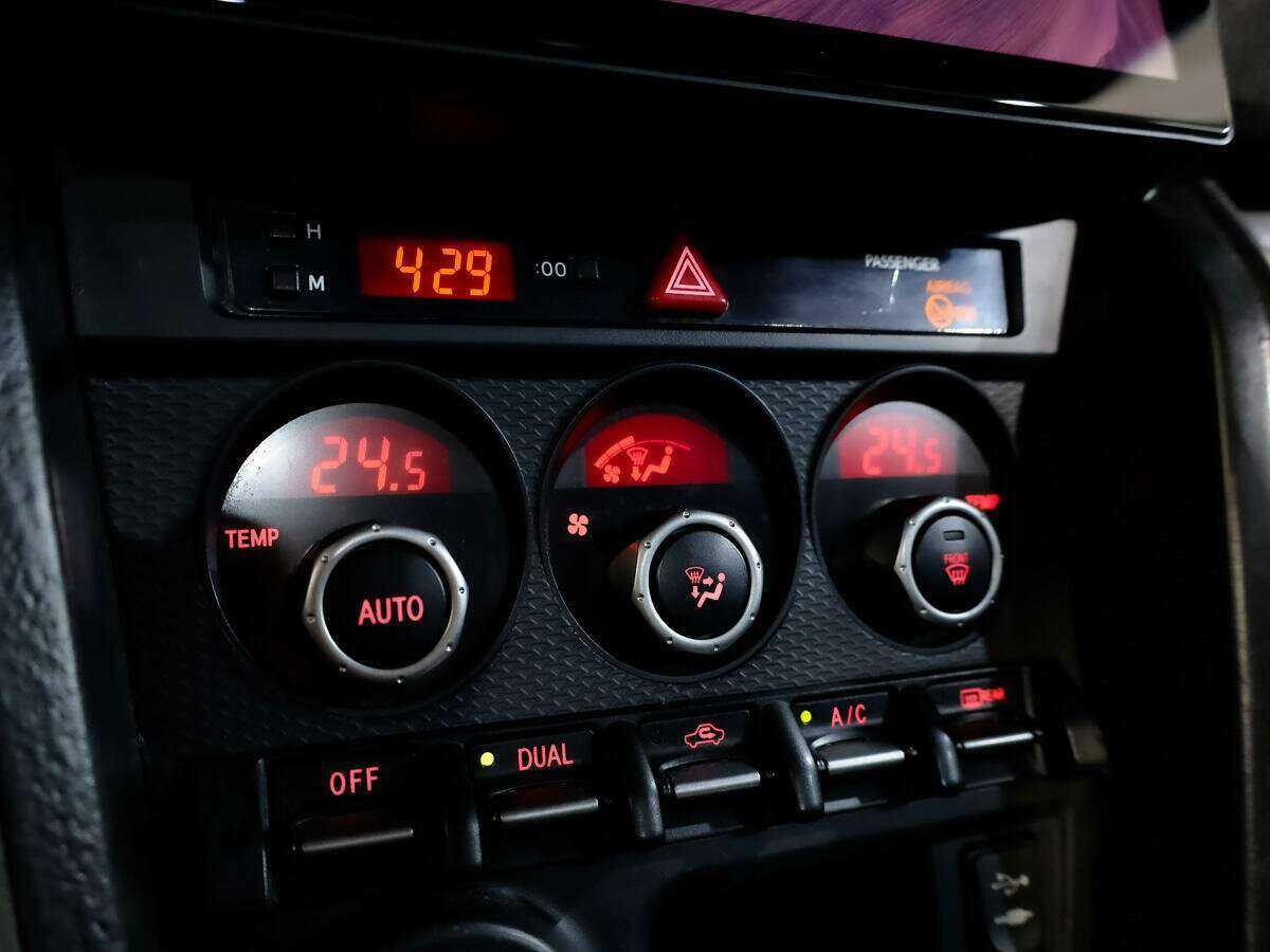 Toyota GT86 с пробегом — 2012 год. Фото: #12