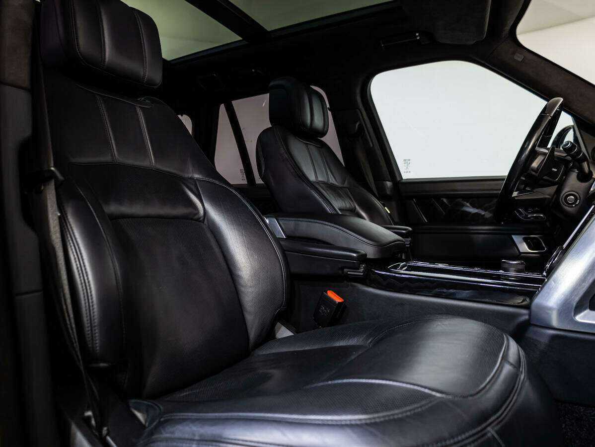 Land Rover Range Rover с пробегом — 2018 год. Фото: #10