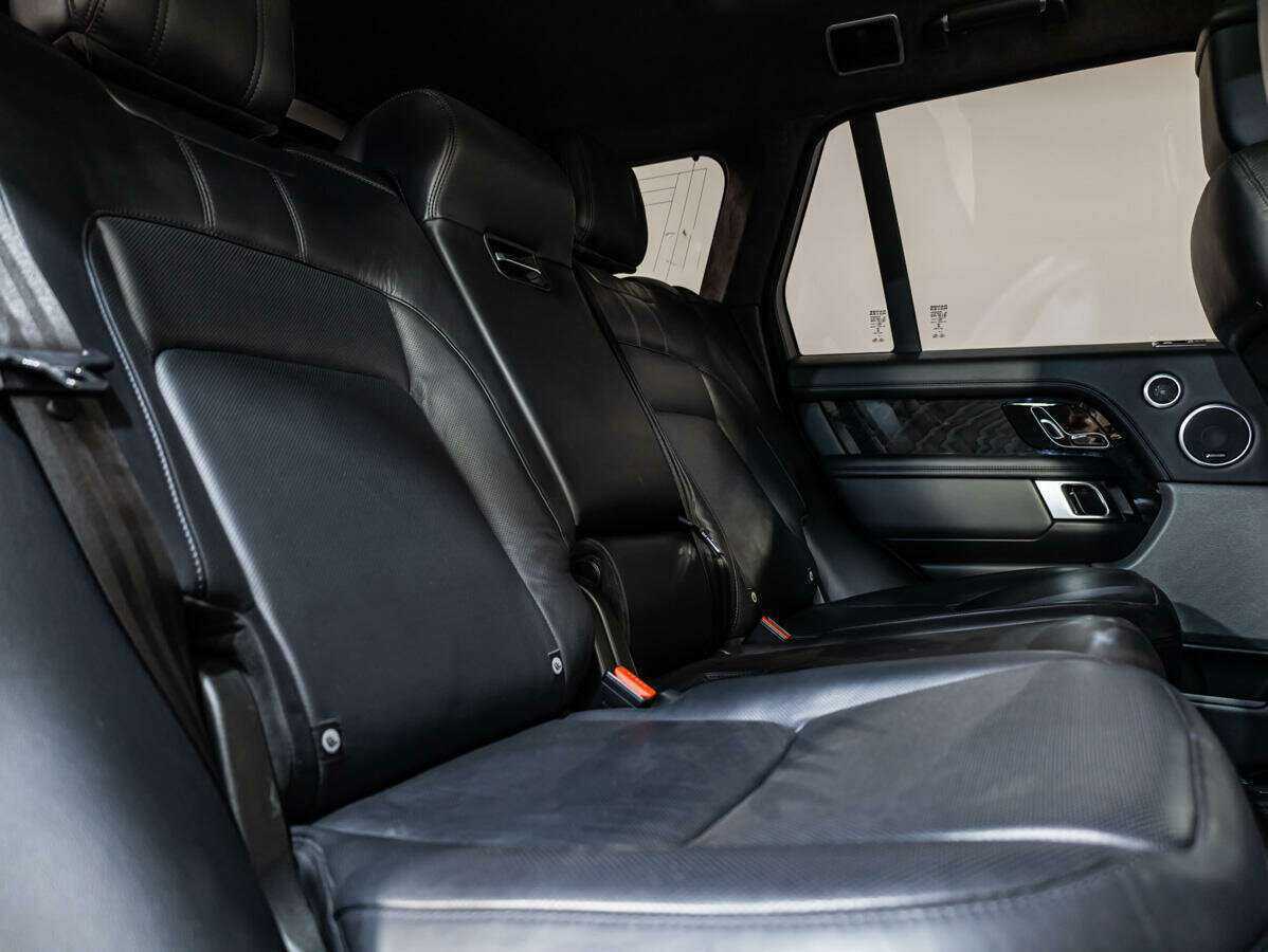 Land Rover Range Rover с пробегом — 2018 год. Фото: #11