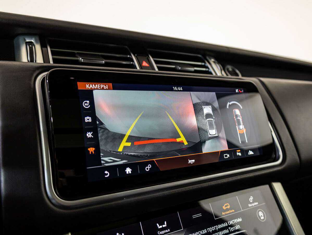 Land Rover Range Rover с пробегом — 2018 год. Фото: #12