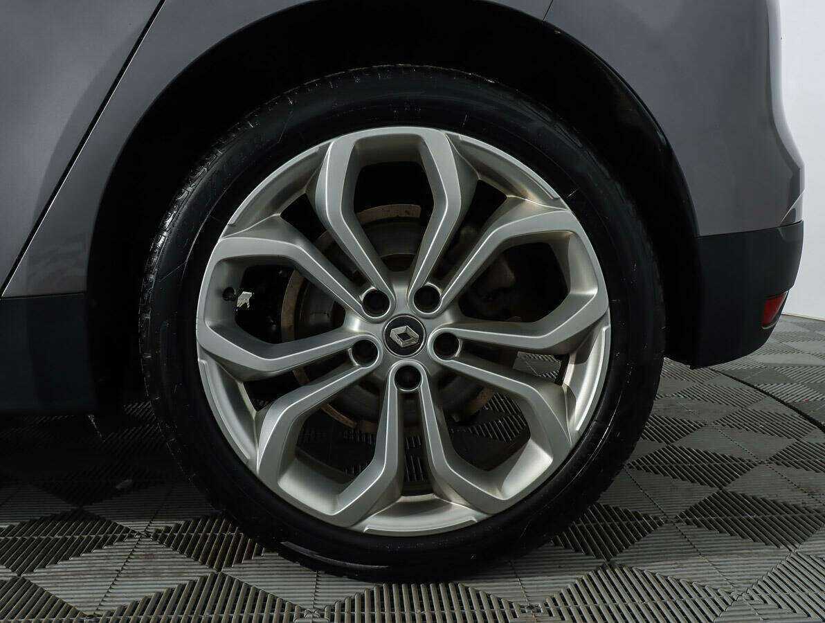 Renault Scenic с пробегом — 2018 год. Фото: #19