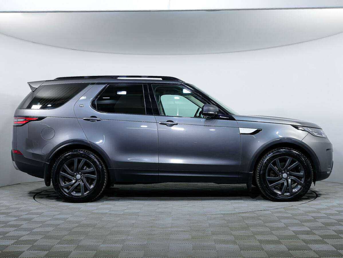Land Rover Discovery с пробегом — 2017 год. Фото: #3