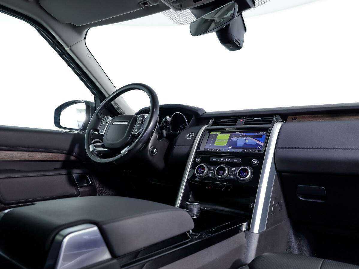 Land Rover Discovery с пробегом — 2017 год. Фото: #8