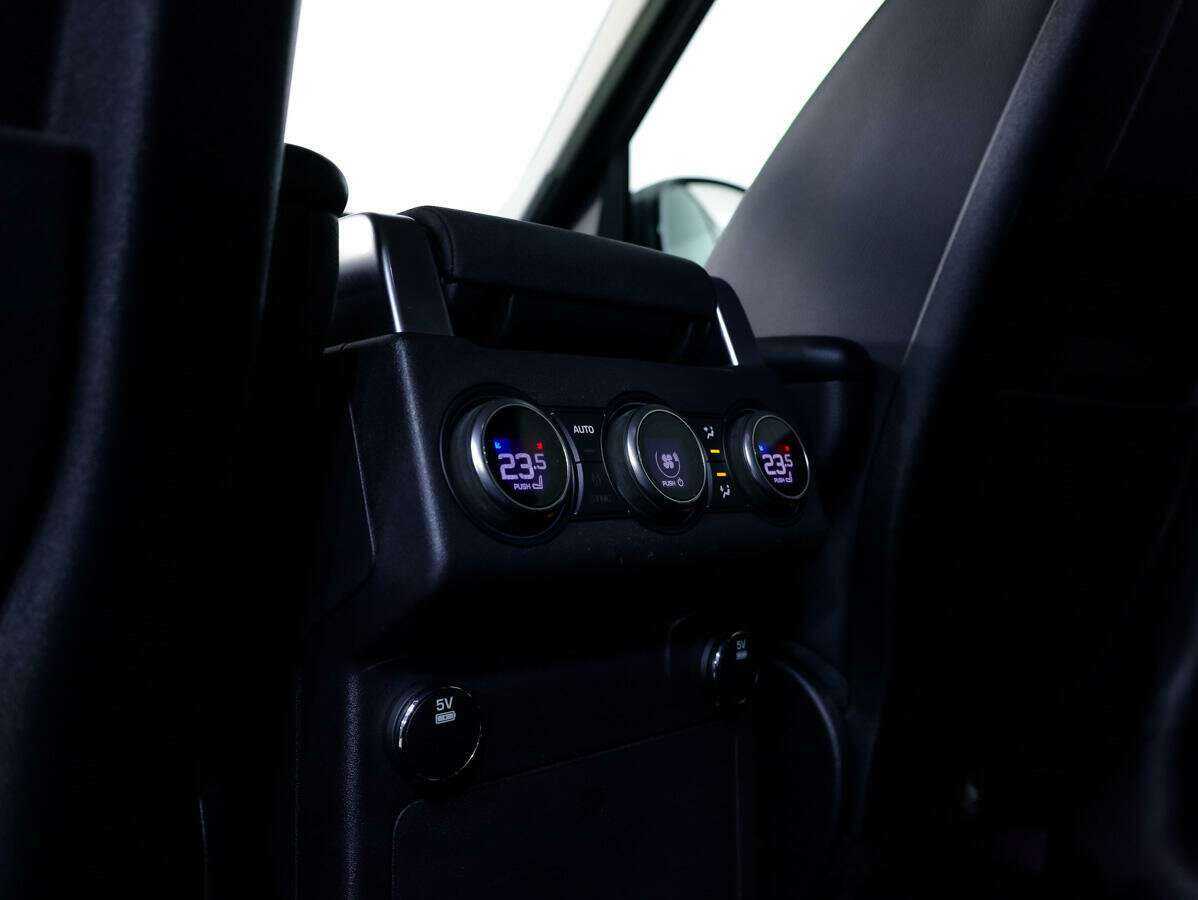 Land Rover Discovery с пробегом — 2017 год. Фото: #12