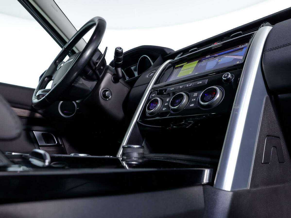 Land Rover Discovery с пробегом — 2017 год. Фото: #13