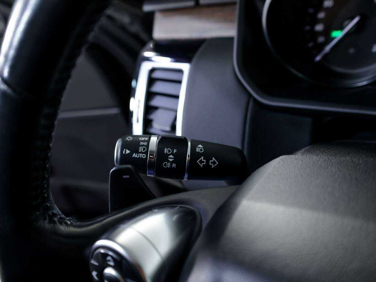 Land Rover Discovery с пробегом — 2017 год. Фото: #18