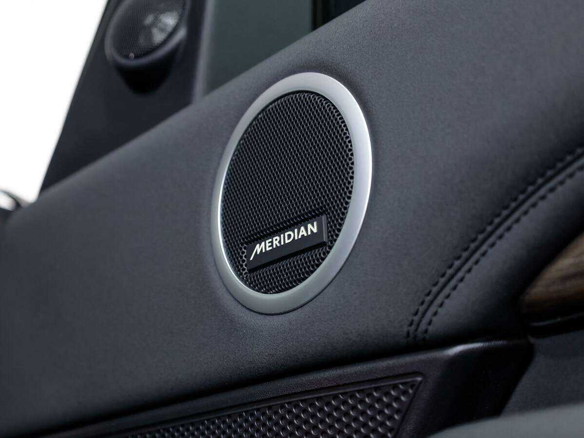 Land Rover Discovery с пробегом — 2017 год. Фото: #22