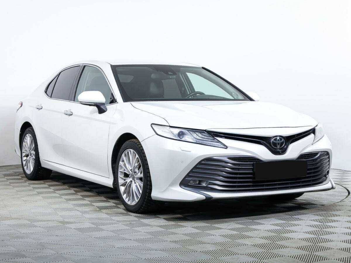 Toyota Camry с пробегом — 2019 год. Фото: #2