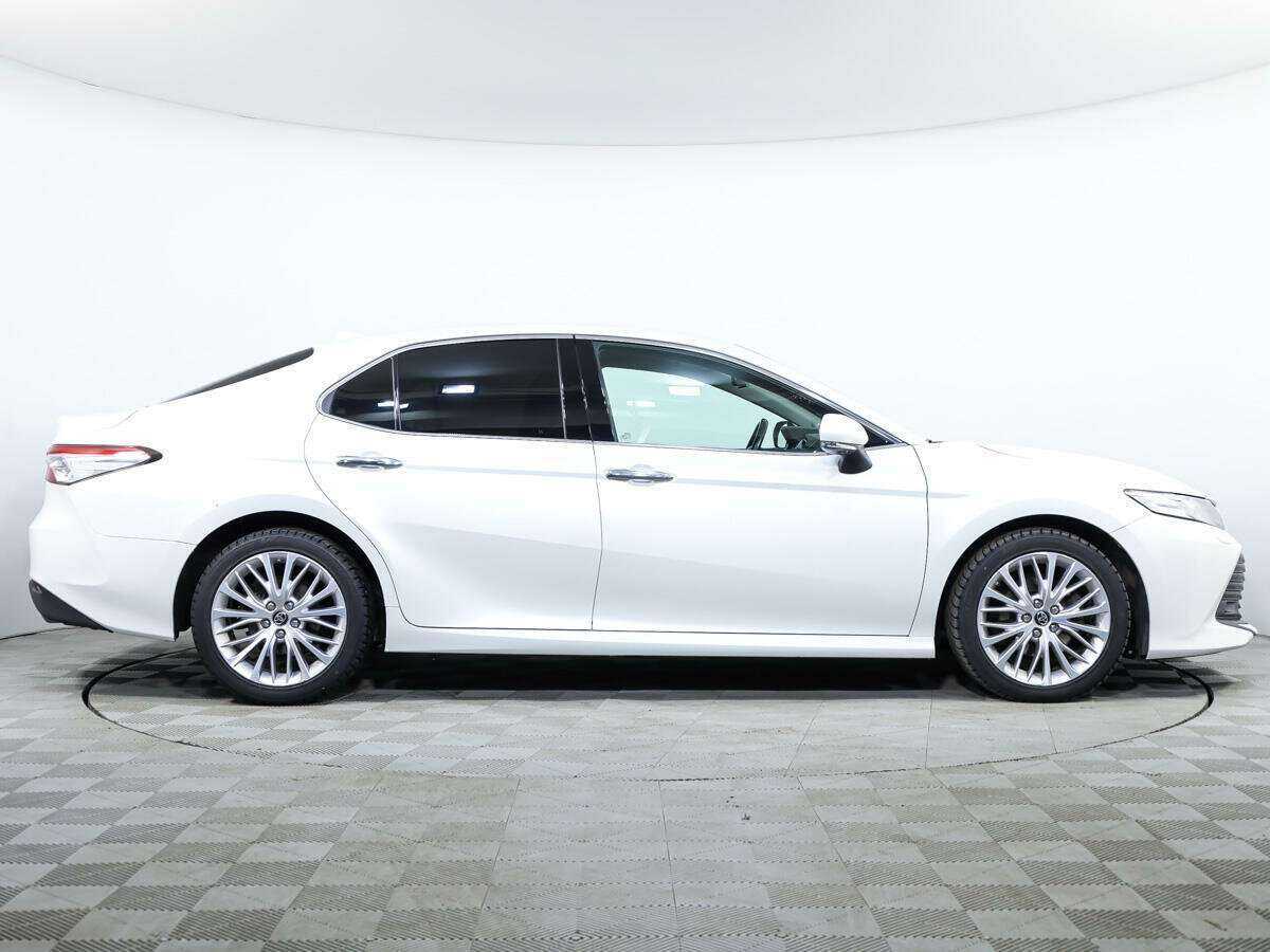 Toyota Camry с пробегом — 2019 год. Фото: #3