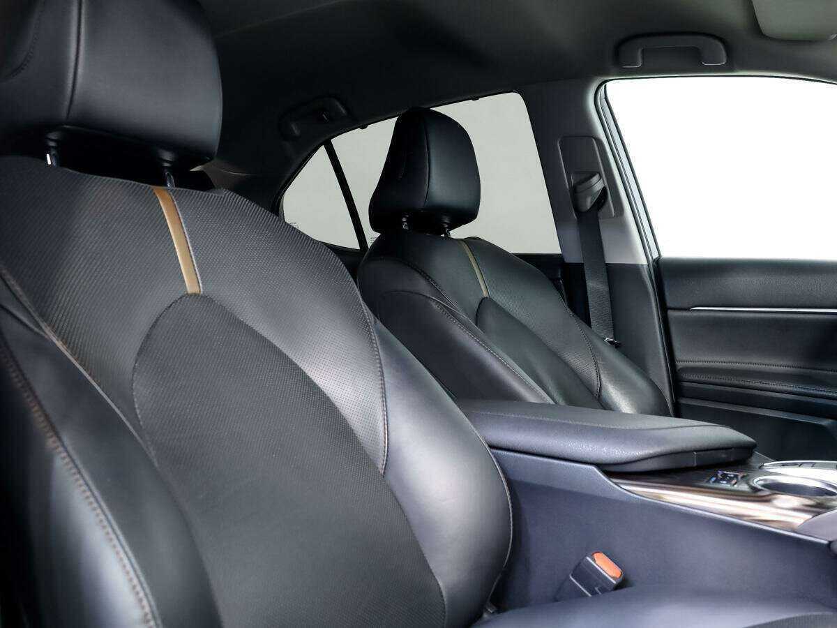 Toyota Camry с пробегом — 2019 год. Фото: #11