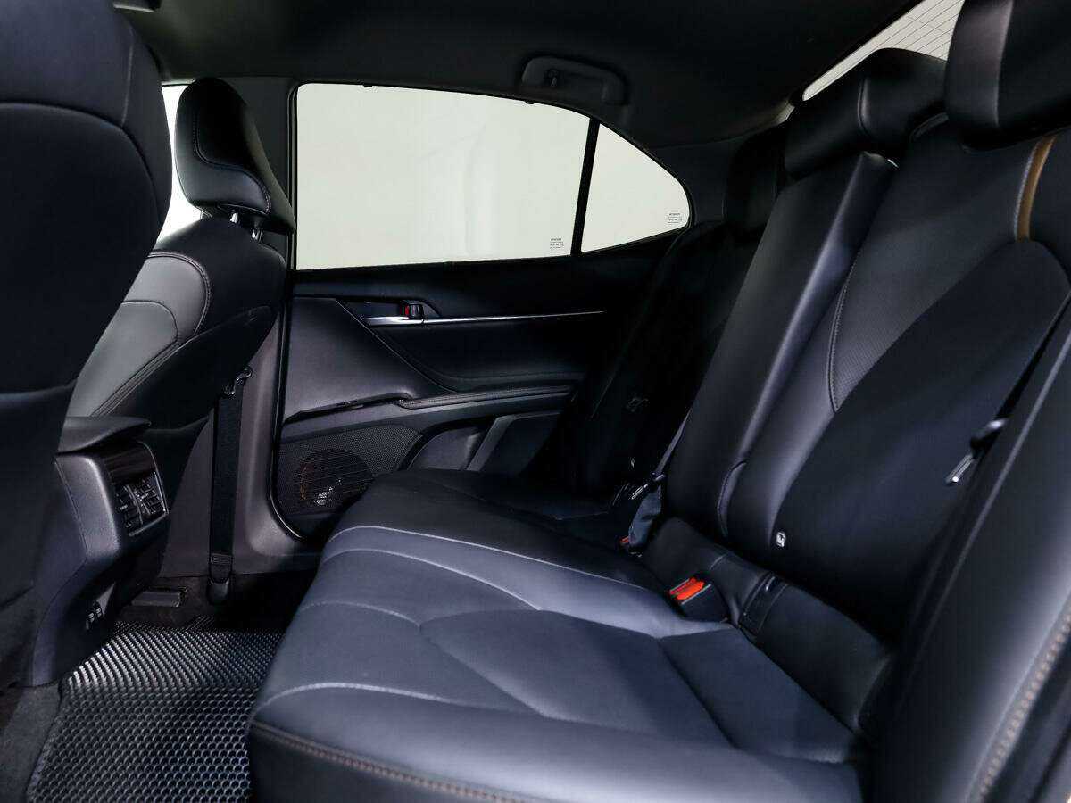 Toyota Camry с пробегом — 2019 год. Фото: #12