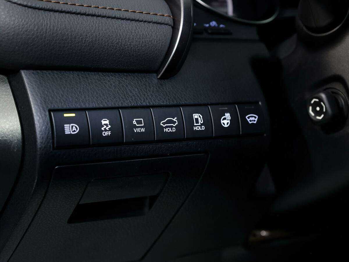 Toyota Camry с пробегом — 2019 год. Фото: #20